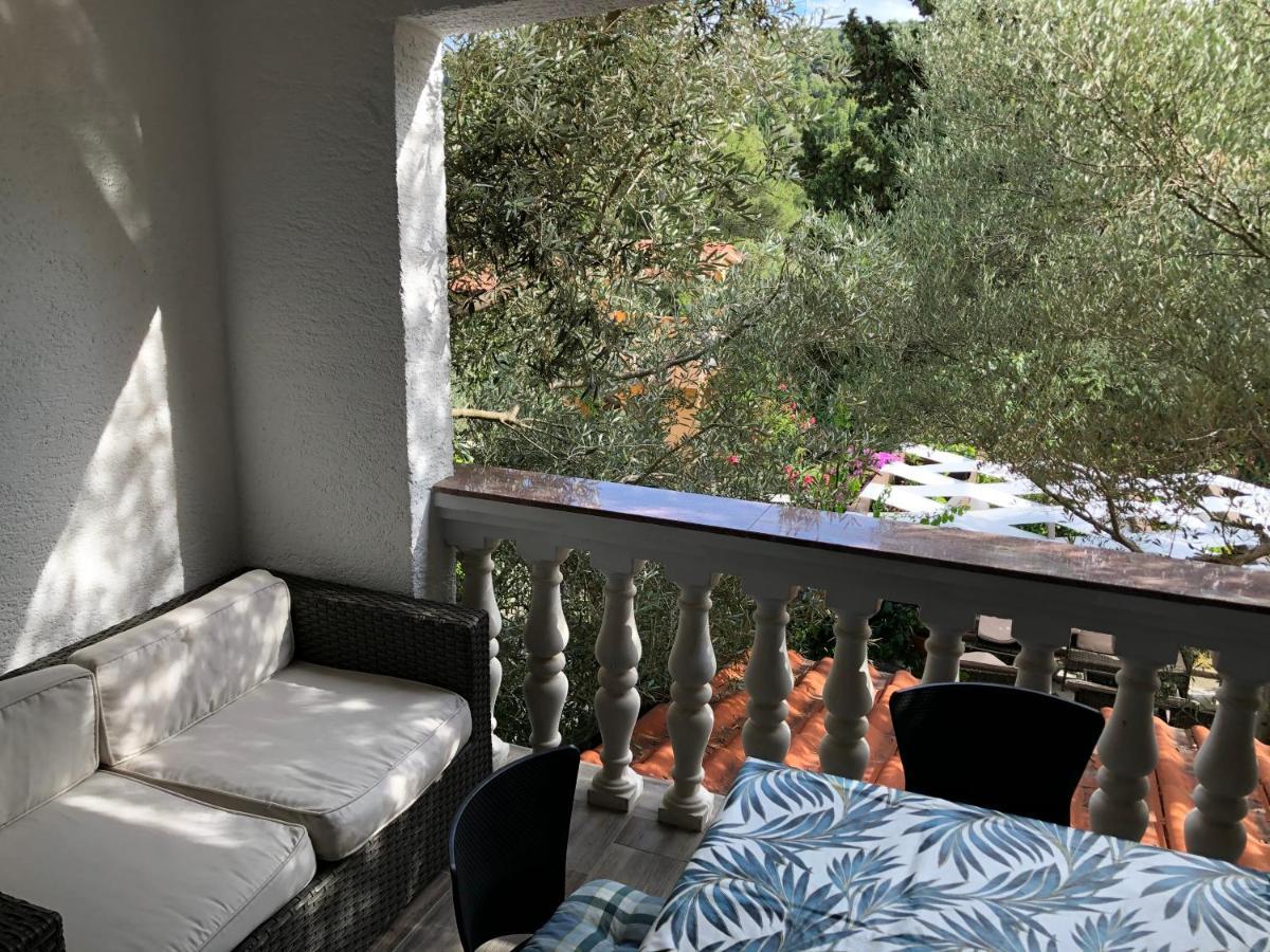 Guesthouse Vila Ruzmarin Ždrelac Buitenkant foto