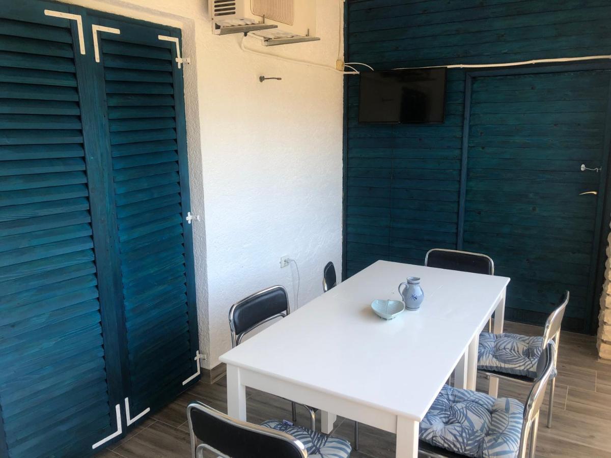 Guesthouse Vila Ruzmarin Ždrelac Buitenkant foto