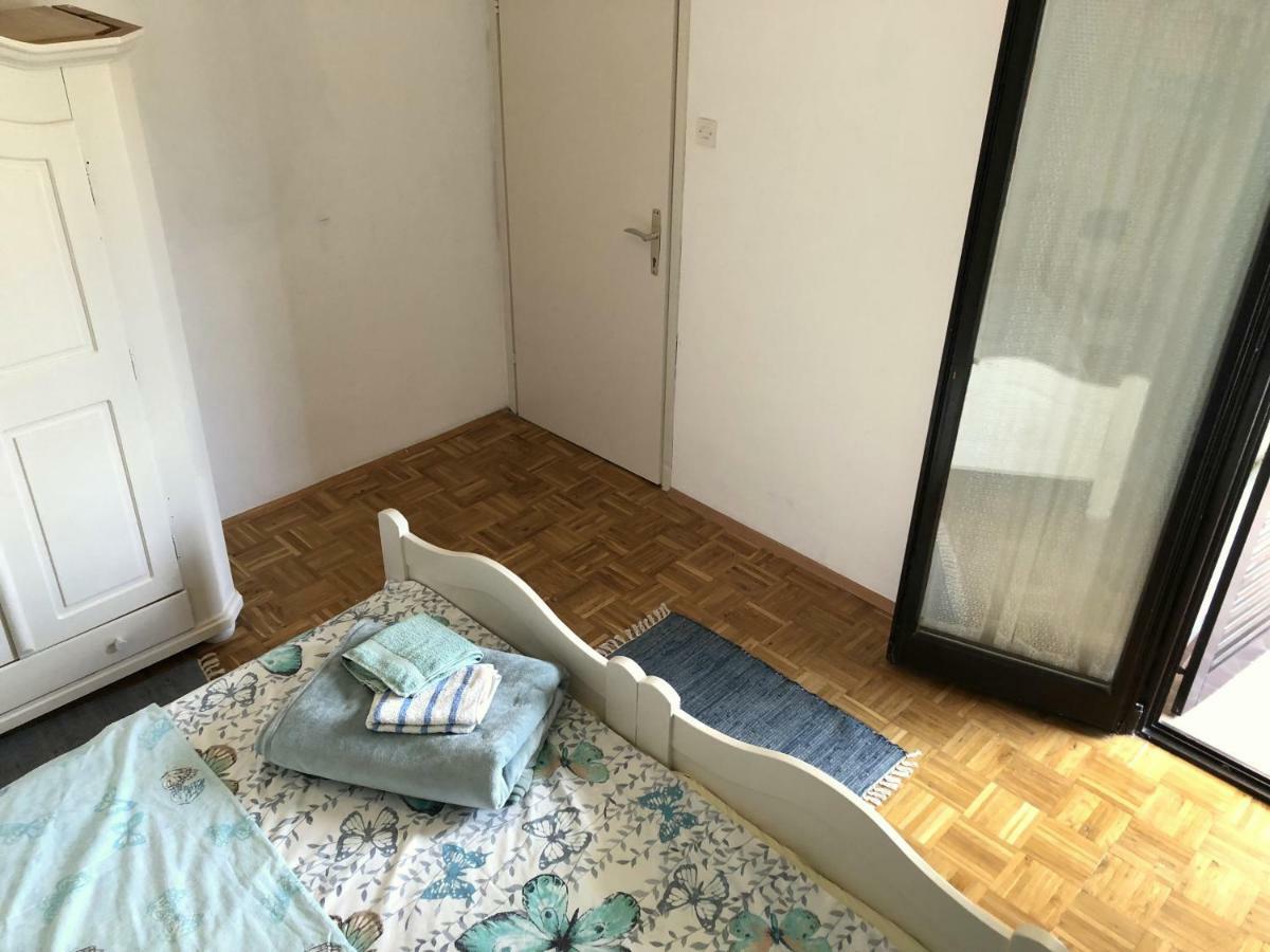 Guesthouse Vila Ruzmarin Ždrelac Buitenkant foto