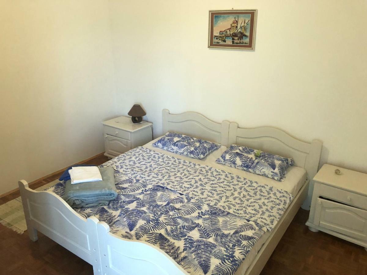 Guesthouse Vila Ruzmarin Ždrelac Buitenkant foto