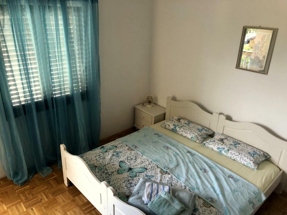 Guesthouse Vila Ruzmarin Ždrelac Buitenkant foto