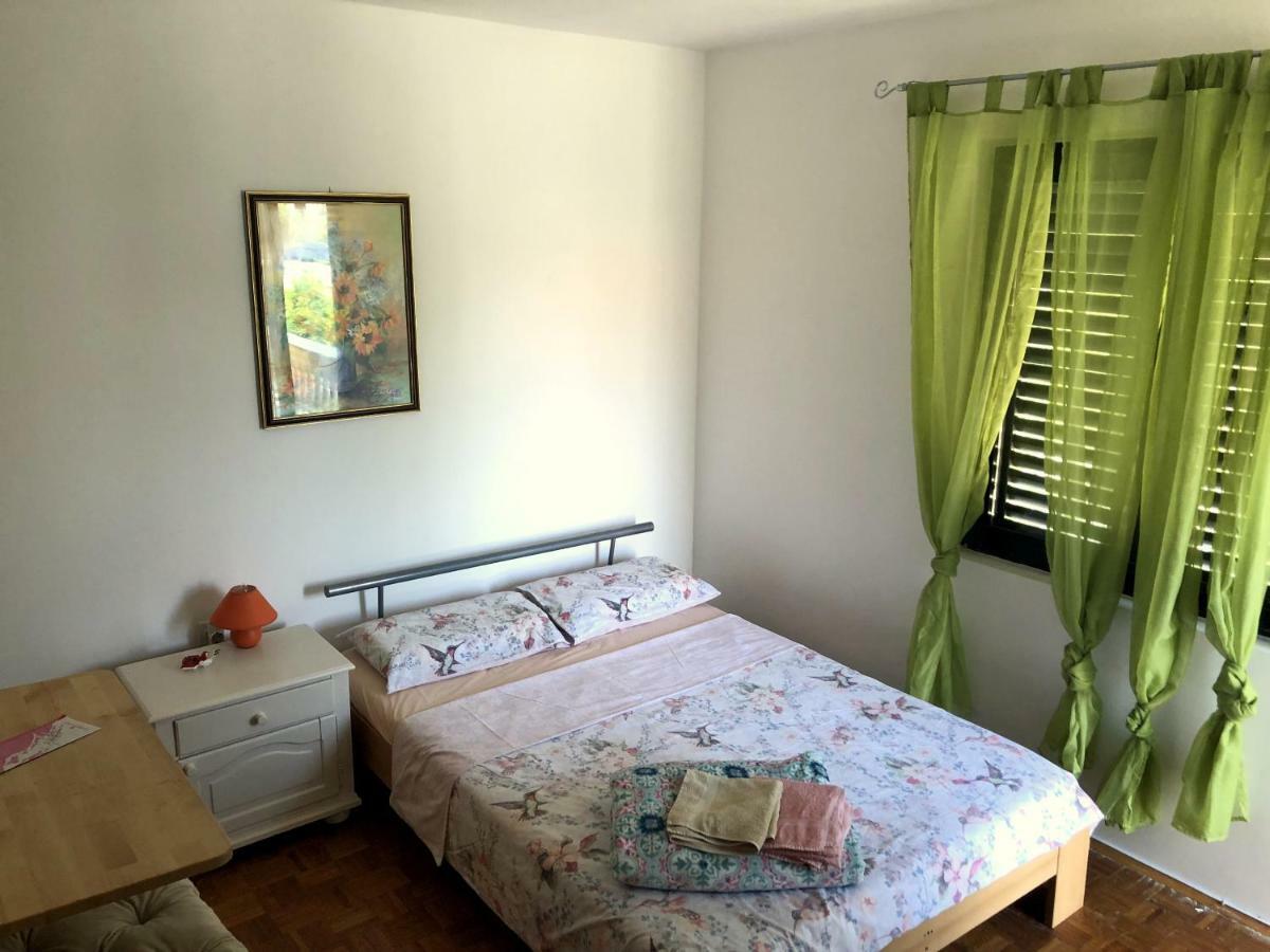 Guesthouse Vila Ruzmarin Ždrelac Buitenkant foto